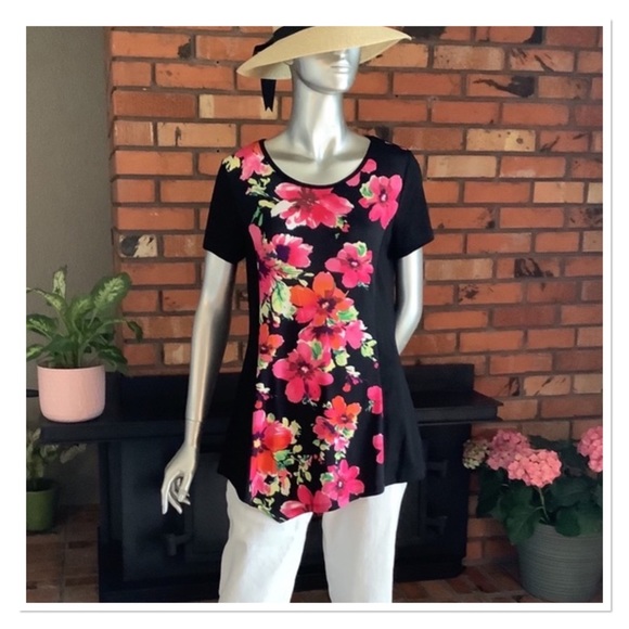 Boutique Tops - Black Floral Scoop Neck Tunic, NWOT